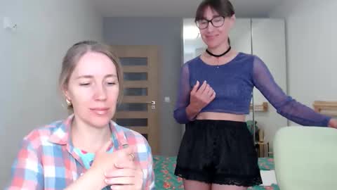 cute_lion_ online show from May 9, 12:54 pm