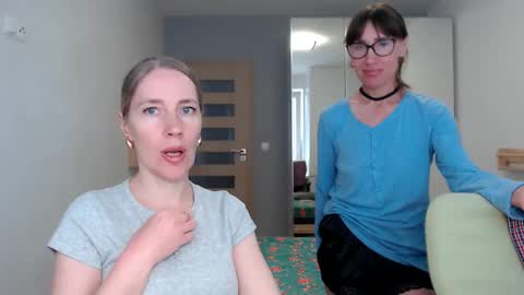cute_lion_ online show from May 23, 1:26 pm