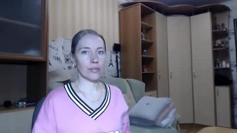 cute_lion_ online show from May 31, 6:42 pm