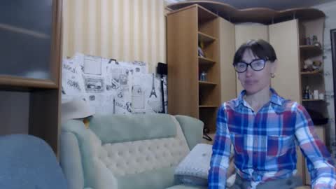 cute_lion_ online show from June 1, 11:34 am