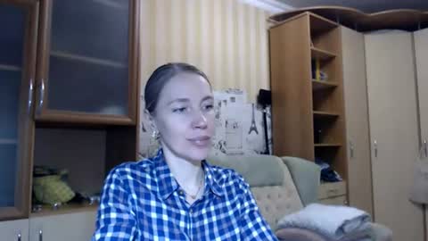 cute_lion_ online show from June 17, 1:12 pm