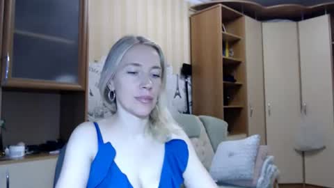 cute_lion_ online show from July 22, 12:30 pm