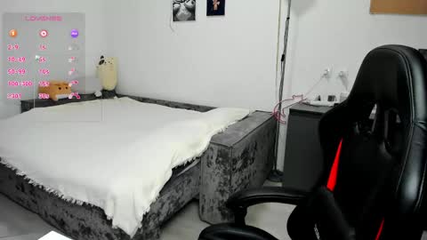 Emily online show from April 30, 9:04 am