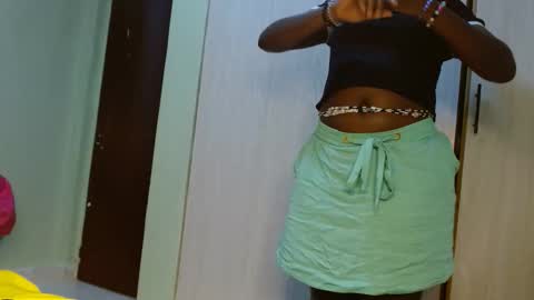 cute_lorna online show from April 28, 2:10 am