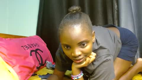 cute_lorna online show from May 1, 2:54 pm
