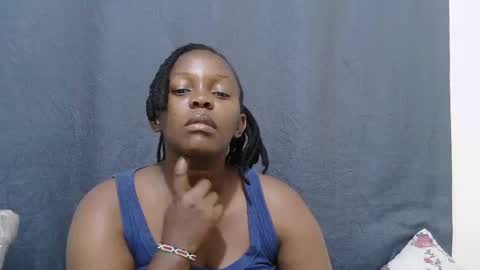 Snapshot of cute_lyn6 chatting on June 18, 11:53 pm cute_lyn6 online show from June 18, 11:53 pm