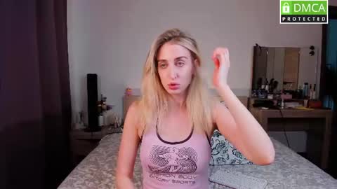Snapshot of cute_milana chatting on June 23, 1:53 pm Milana online show from June 23, 1:53 pm