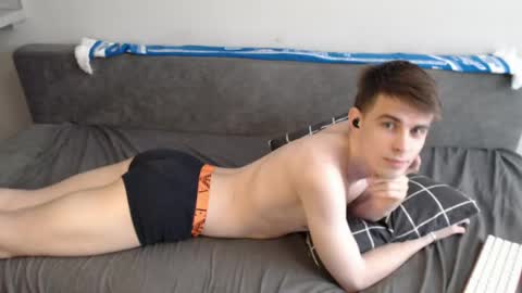 Snapshot of cute_oliver chatting on June 4, 4:46 pm Oliver online show from June 4, 4:46 pm