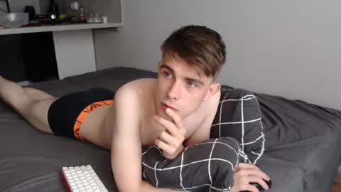Snapshot of cute_oliver chatting on July 8, 3:16 pm Oliver online show from July 8, 3:16 pm
