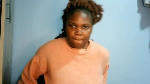 Snapshot of cute_roxie chatting on June 22, 9:23 pm cute_roxie online show from June 22, 9:23 pm