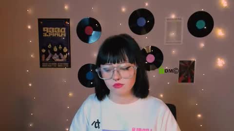 Snapshot of cute_samanta_ chatting on December 15, 9:08 pm Youre Samanta online show from December 15, 9:08 pm