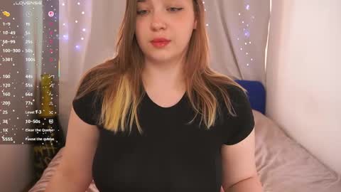 Snapshot of cute_sharloti chatting on May 24, 4:23 pm Sasha online show from May 24, 4:23 pm