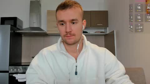 cute_skywalker online show from February 24, 8:49 am