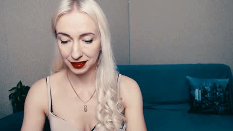 Snapshot of cute_smile_shy chatting on February 2, 5:26 pm cute_smile_shy online show from February 2, 5:26 pm