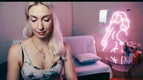 Snapshot of cute_smile_shy chatting on October 11, 5:55 pm cute_smile_shy online show from October 11, 5:55 pm