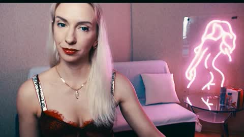 Snapshot of cute_smile_shy chatting on November 1, 8:22 pm cute_smile_shy online show from November 1, 8:22 pm