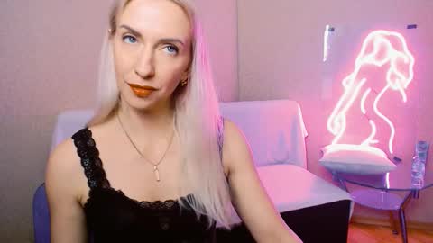 Snapshot of cute_smile_shy chatting on November 18, 9:08 pm cute_smile_shy online show from November 18, 9:08 pm