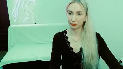 cute_smile_shy online show from February 9, 6:56 pm