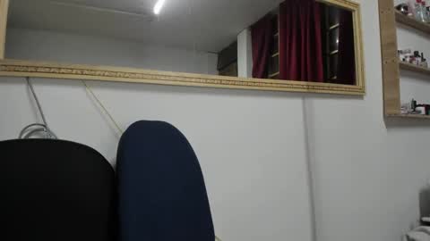 Snapshot of cute_zoe1 chatting on January 26, 1:20 am cute_zoe1 online show from January 26, 1:20 am