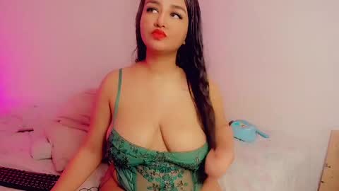Snapshot of cuteandjoy chatting on April 29, 5:22 am Andrea online show from April 29, 5:22 am