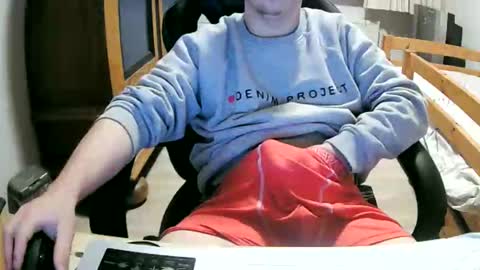 Cuteboy090 online show from April 8, 2:06 pm
