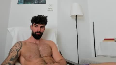 cuteeboy online show from June 15, 8:05 am