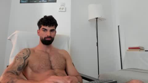 cuteeboy online show from June 26, 6:07 am