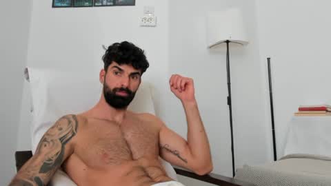 cuteeboy online show from July 10, 8:07 am