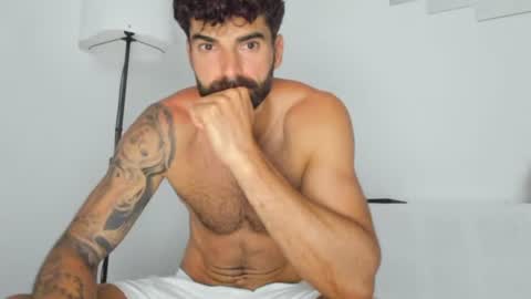 cuteeboy online show from July 14, 4:39 am