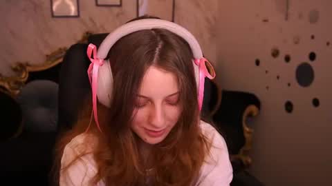Foxy online show from June 16, 1:47 pm