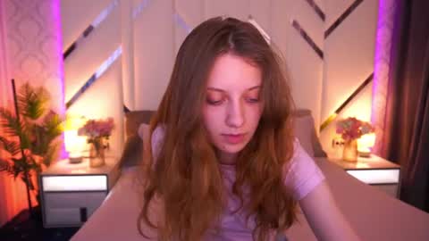 Snapshot of cuteefoxy chatting on June 24, 1:32 pm Foxy online show from June 24, 1:32 pm