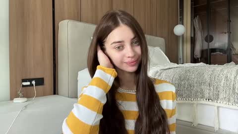 Snapshot of cuteelsa_ chatting on February 2, 4:05 am Elsa online show from February 2, 4:05 am