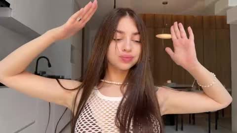 Snapshot of cuteelsa_ chatting on February 9, 5:19 am Elsa online show from February 9, 5:19 am