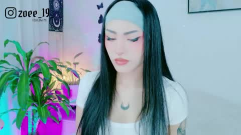 Zoe  online show from June 9, 3:51 am