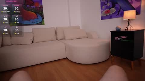 Mia online show from October 5, 6:28 pm