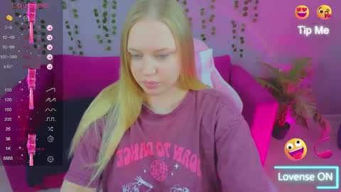 Amyy online show from April 19, 1:05 am