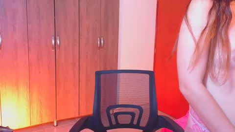 Snapshot of cuteflame_ chatting on June 5, 10:48 pm cuteflame_ online show from June 5, 10:48 pm