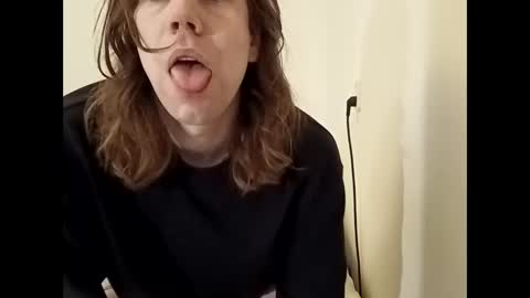 Snapshot of cuteguy6668889 chatting on December 31, 11:31 am Cutegoth online show from December 31, 11:31 am