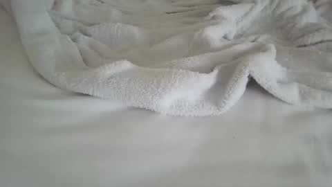 cuteguy696988432323 online show from May 24, 8:30 am