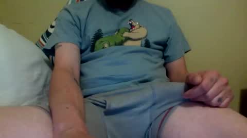 Snapshot of cutehungboi chatting on November 18, 6:51 am cutehungboi online show from November 18, 6:51 am