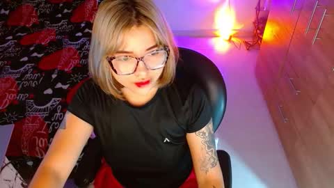 isabella online show from March 11, 3:18 pm