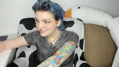 Snapshot of cutemetalgoddess chatting on December 4, 12:52 am Alice online show from December 4, 12:52 am