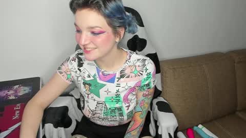 Snapshot of cutemetalgoddess chatting on December 10, 1:54 am Alice online show from December 10, 1:54 am