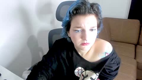Snapshot of cutemetalgoddess chatting on December 29, 4:05 am Alice online show from December 29, 4:05 am