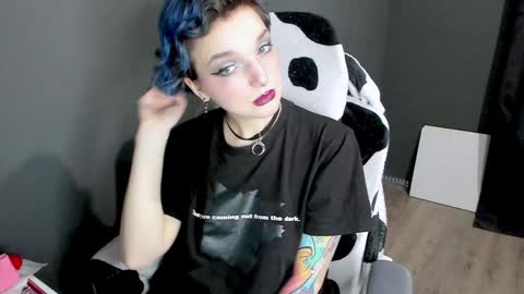 Snapshot of cutemetalgoddess chatting on January 12, 1:32 am Alice online show from January 12, 1:32 am