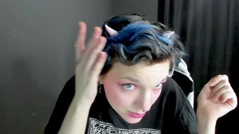 Snapshot of cutemetalgoddess chatting on January 13, 1:34 am Alice online show from January 13, 1:34 am