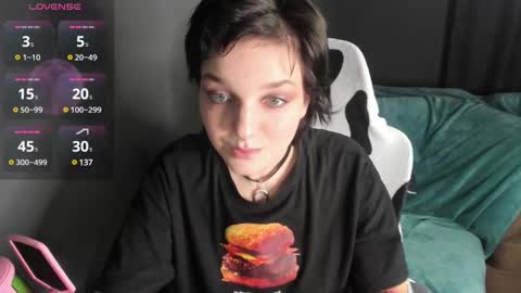 Snapshot of cutemetalgoddess chatting on February 6, 1:27 am Alice online show from February 6, 1:27 am