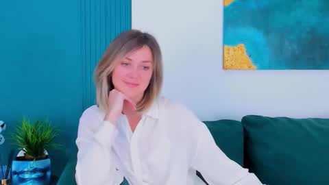 cutemirage online show from September 26, 2:43 pm