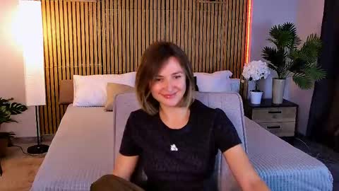 Snapshot of cutemirage chatting on June 6, 2:55 pm cutemirage online show from June 6, 2:55 pm