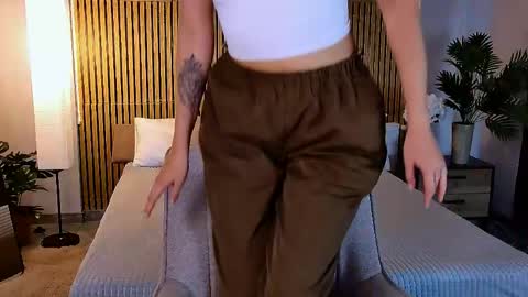 Snapshot of cutemirage chatting on June 7, 2:32 pm cutemirage online show from June 7, 2:32 pm